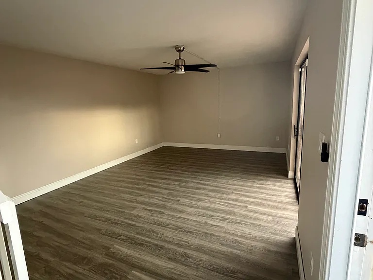 5245 Cedarbend Dr #4 — Photo 1
