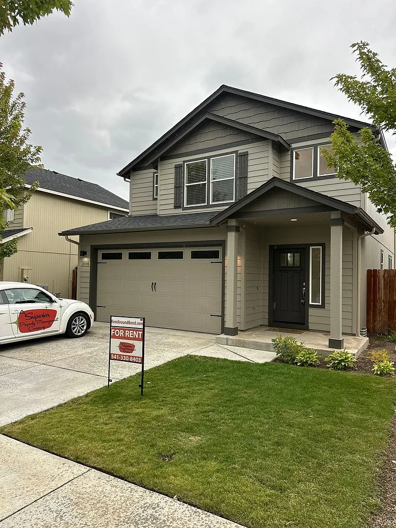 New listing off Pettigrew! A/C! A must see! — Photo 2