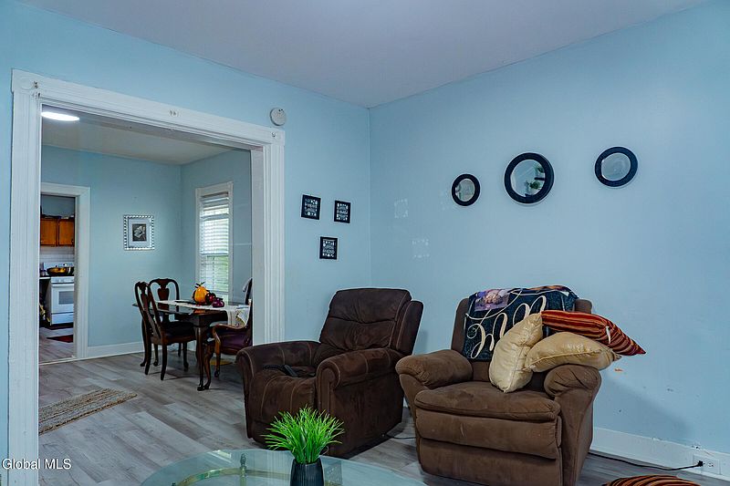 3rd image of 1206 4th Avenue