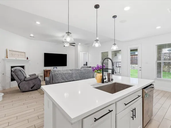 2637 Basswood Dr, Northlake, TX 76226