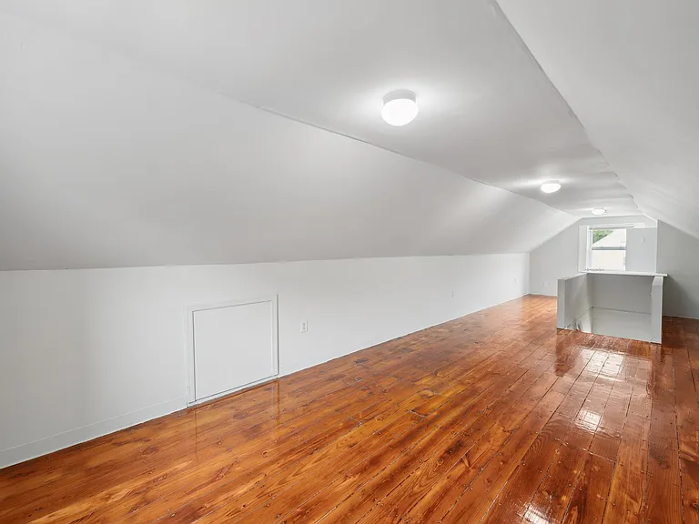 4504 Guilford Rd — Photo 11
