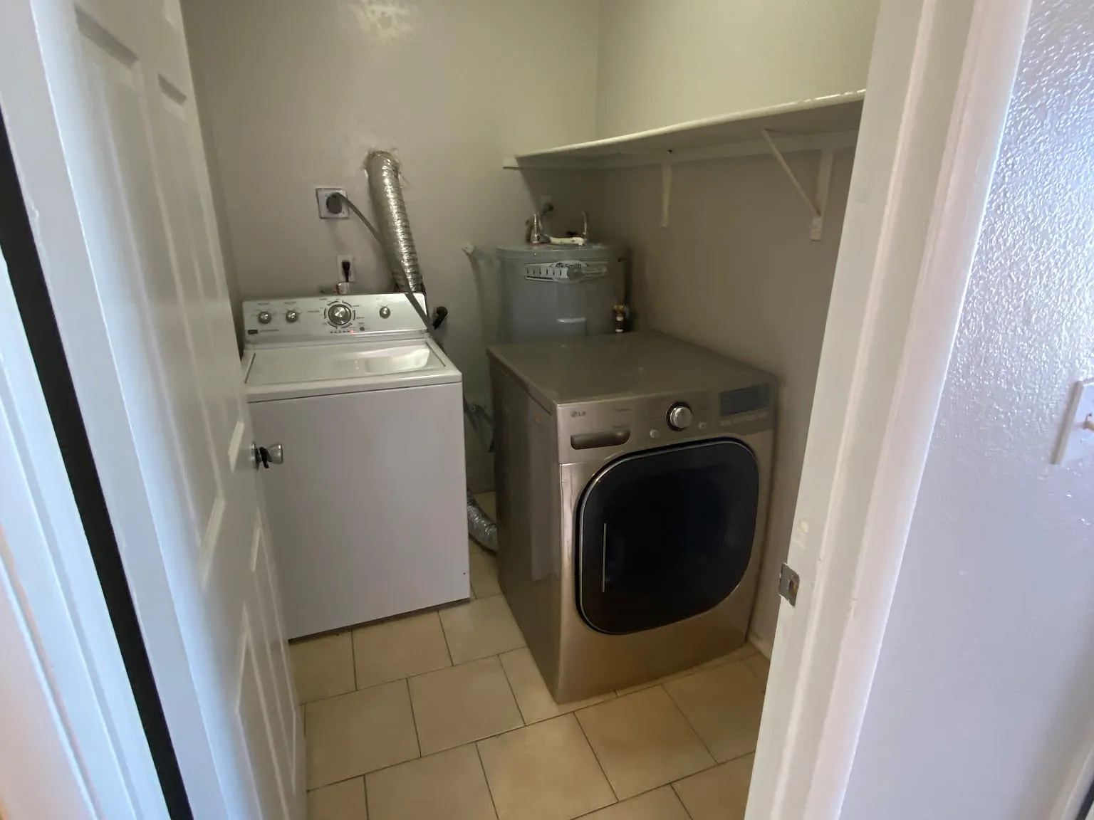 2 bed, $1,300 — Photo 4