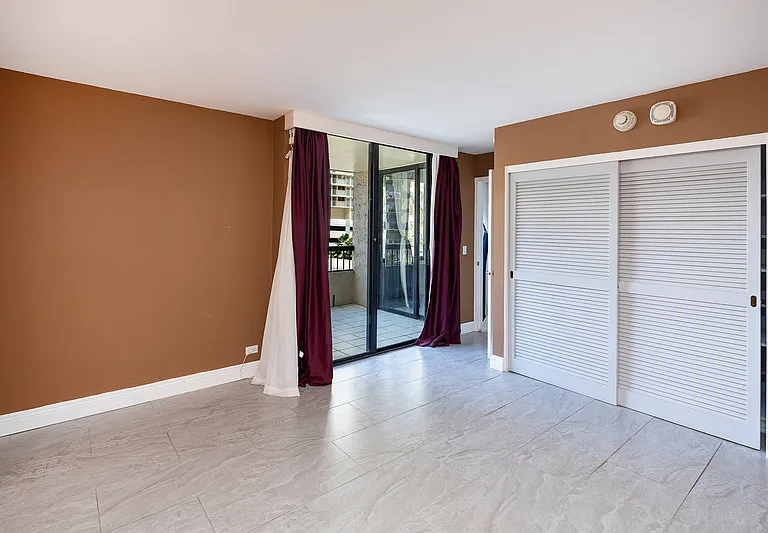 2215 Aloha Dr #4J — Photo 7