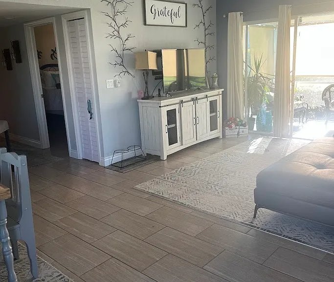 1535 Trafalgar Ln — Photo 4