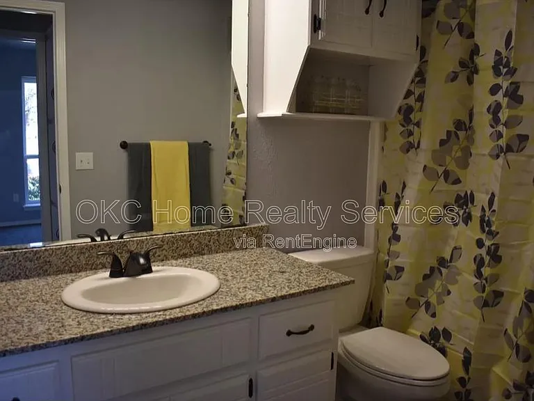 504 Marathon Dr — Photo 3