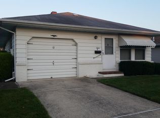 12 Leeward St, Toms River, NJ 08757
