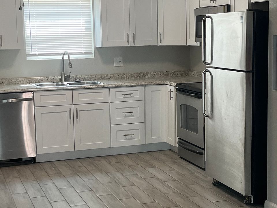 1st image of 465 W Ivyglen St #136