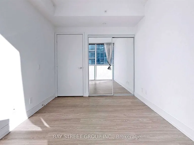 181 Dundas St E #4311 — Photo 21