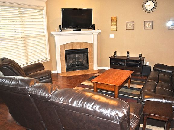 4th image of 2315 Loch Lomond Ln