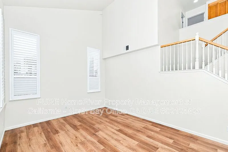 4 bed, 3.0 bath, 2100 sqft, $3,400 — Photo 4