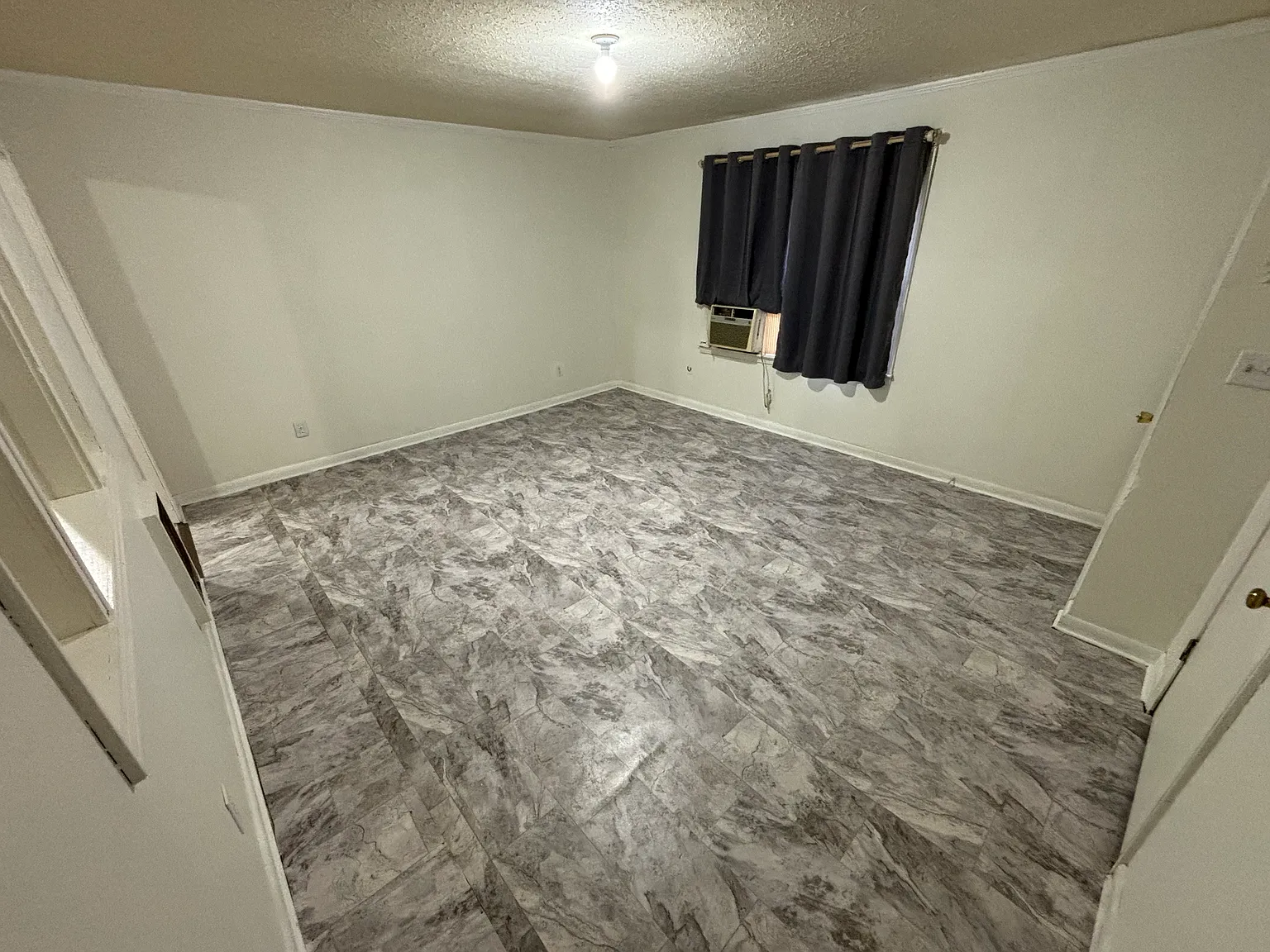 2 bed, 800 sqft, $700 — Photo 2