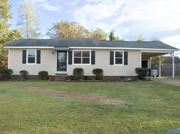 38 Pine Grove Path, Guntersville, AL 35976