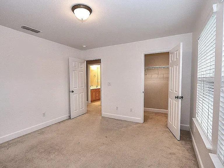 1366 Rawlings Ln — Photo 23