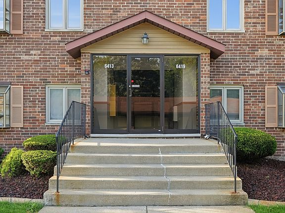 4th image of 6419 Oak Forest Ave APT 2S