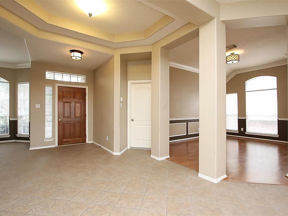2nd image of 14030 White Oak Gardens Dr