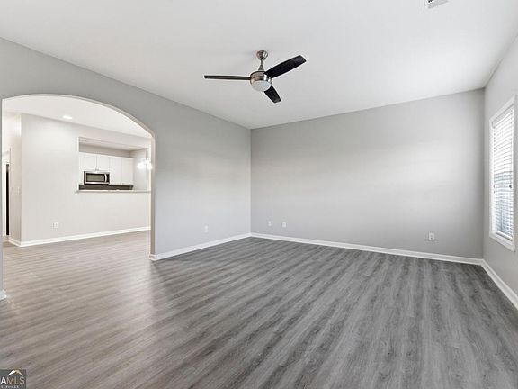 3rd image of 8662 Thomas Rd