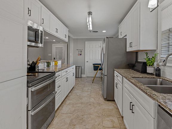 4th image of 12379 Fairhaven Dr
