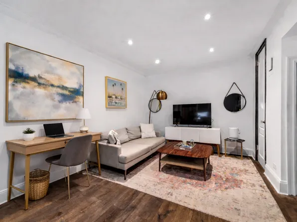 295 West 11th Street image 1 of 6