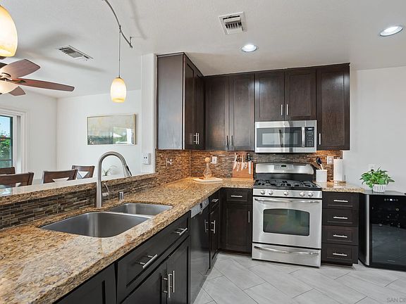 4th image of 1295 El Mercado Way Unit B