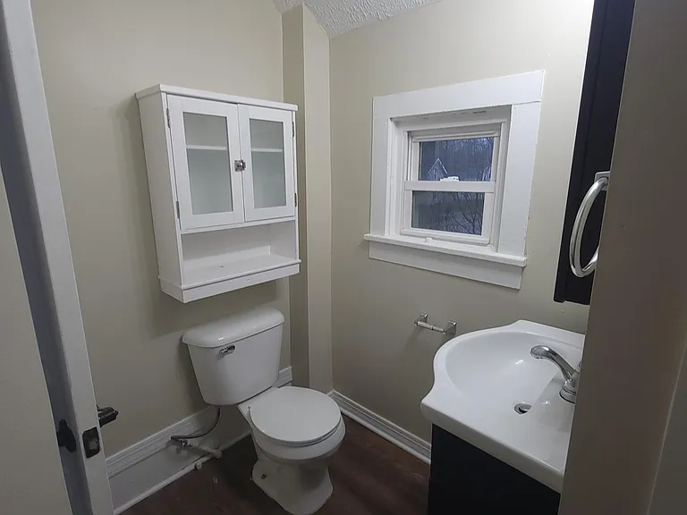 189 E Walnut St #1 — Photo 15