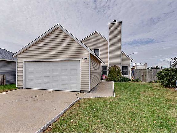 2nd image of 1536 Brookwood Cres