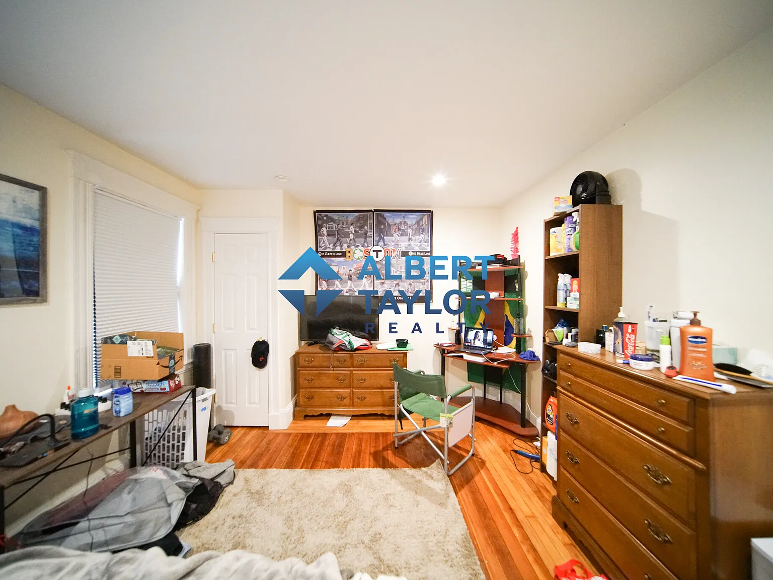 5 bed, 2.5 bath, 3000 sqft, $7,500 — Photo 2