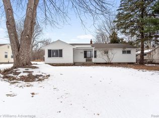 30456 West Rd, New Boston, MI 48164