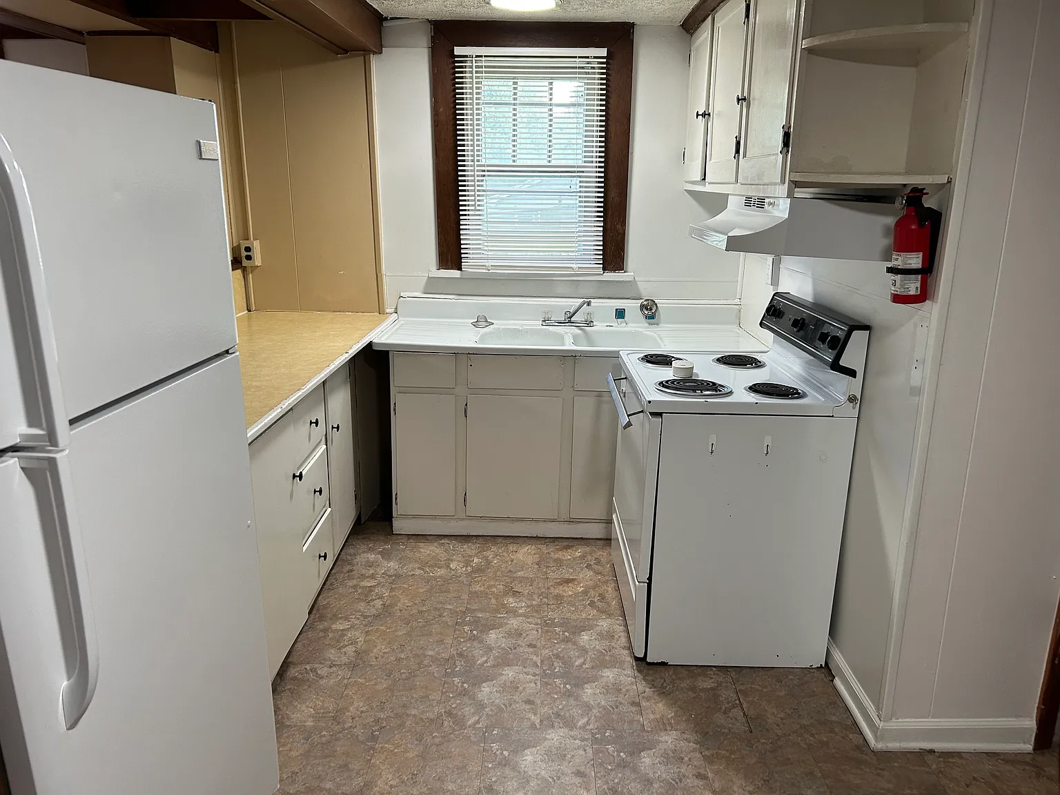 815 Patrick Henry Dr — Photo 3