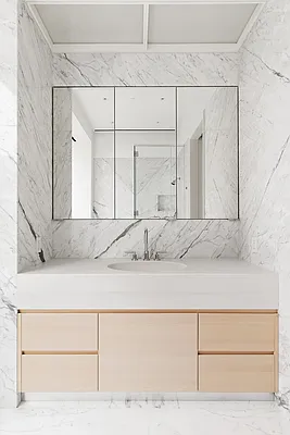 Sold by OFFICIAL | media 27