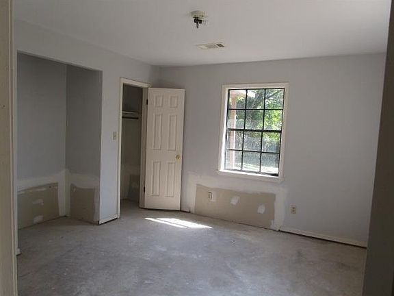 4th image of 1731 Sharrah Ln