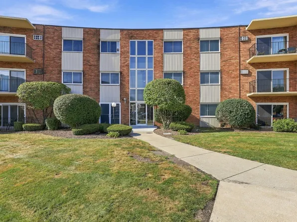 9724 S Karlov Ave APT 304, Oak Lawn, IL 60453
