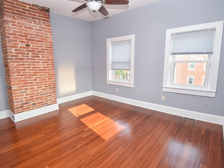 1734 Bank St — Photo 31