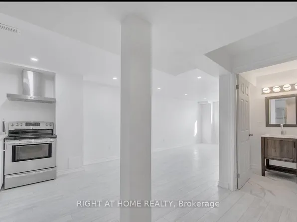 317 Ritas Ave, Newmarket, ON L3X 2N2