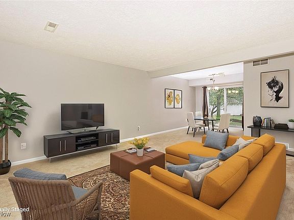 3rd image of 8765 Eastbrook Cir