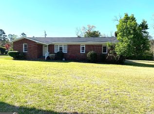 555 Jordan Ln, Swainsboro, GA 30401