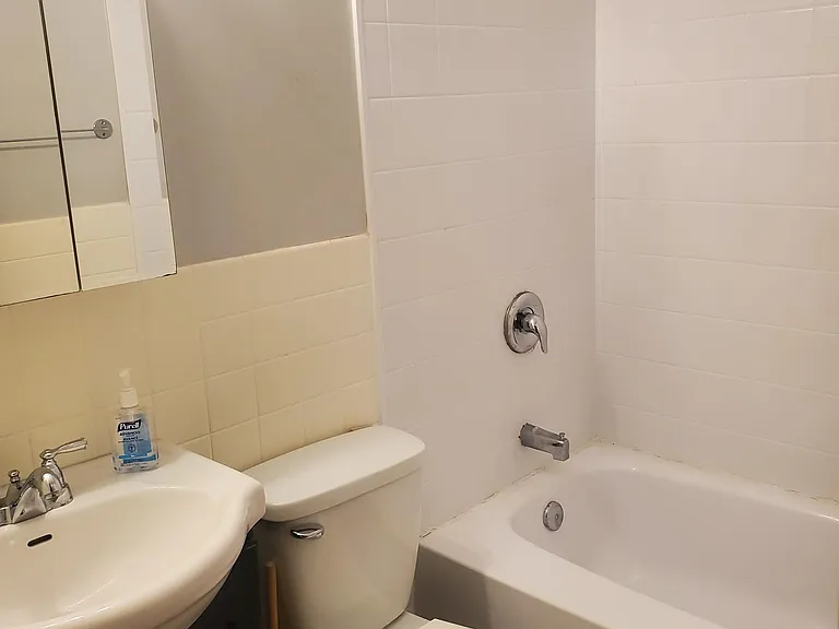 900 Norwich Ave #203 — Photo 8