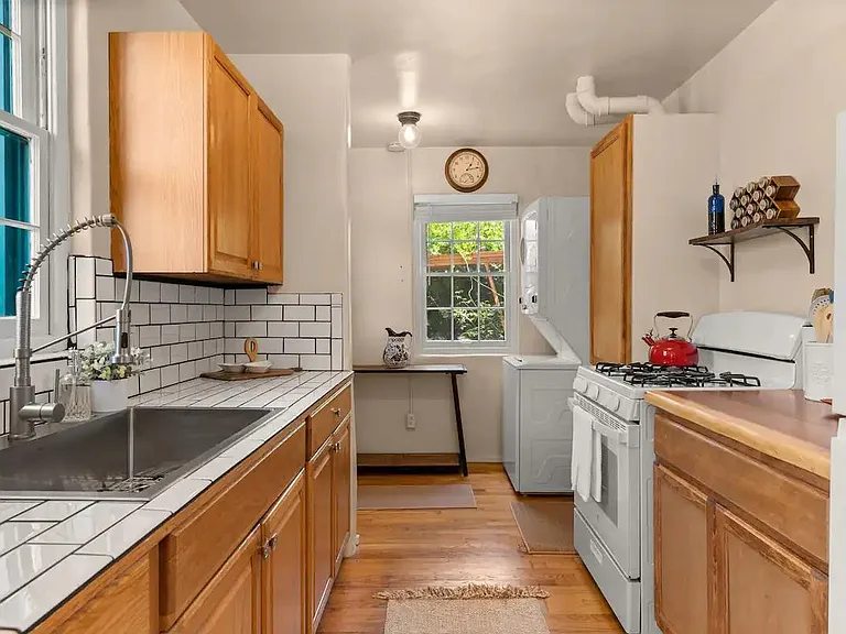700 Don Gaspar Ave #3 — Photo 35
