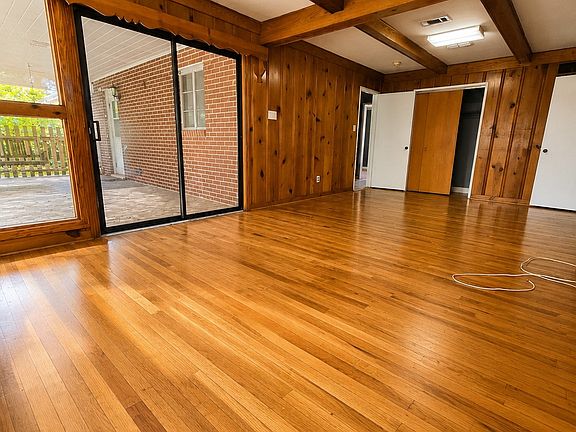 3rd image of 3554 Mayfair Rd