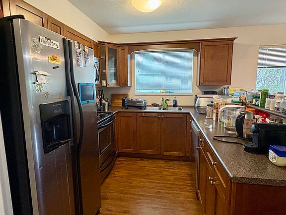 4th image of 624 Shaw Rd #16