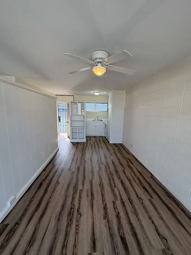 1 Bedroom, 1 Bath, 1 Parking - University Area — Photo 1