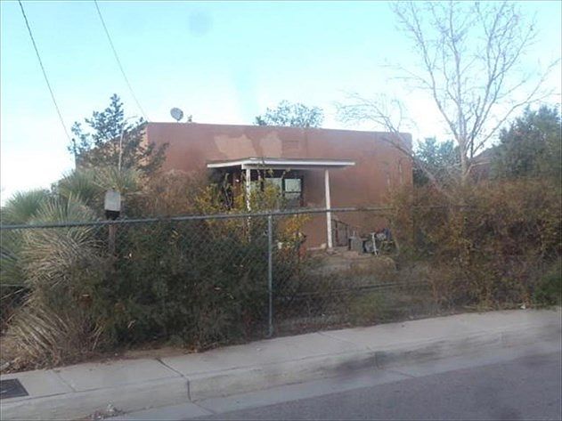 2nd image of 617 Cutler Ave NW