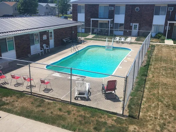 1503 SW 3rd St #2H, Vinton, IA 52349