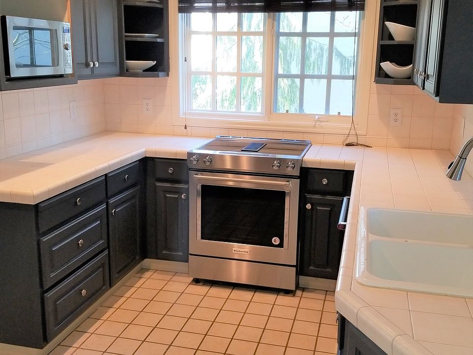 Kitchen (all new appliances)