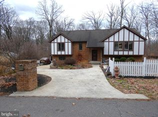 321 Robin Hood Rd, Dillsburg, PA 17019