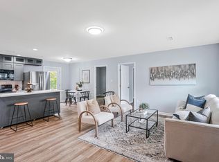 1038 S Ironwood Rd, Sterling, VA 20164