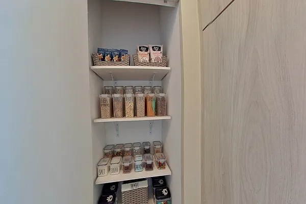 Rented by Greystar | media 11