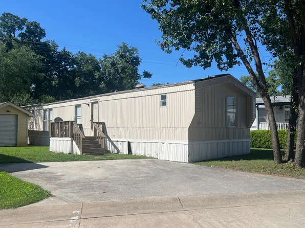 2601 S Mayhill Rd Trlr 215, Denton, TX 76208