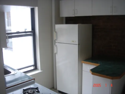 Rented by Chartwell Manhattan Realty | media 7
