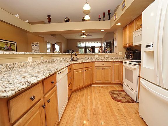 3rd image of 7489 Great Waters Ln #15A-C