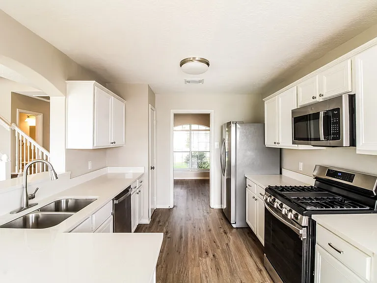 304 Cedar Branch Dr — Photo 8
